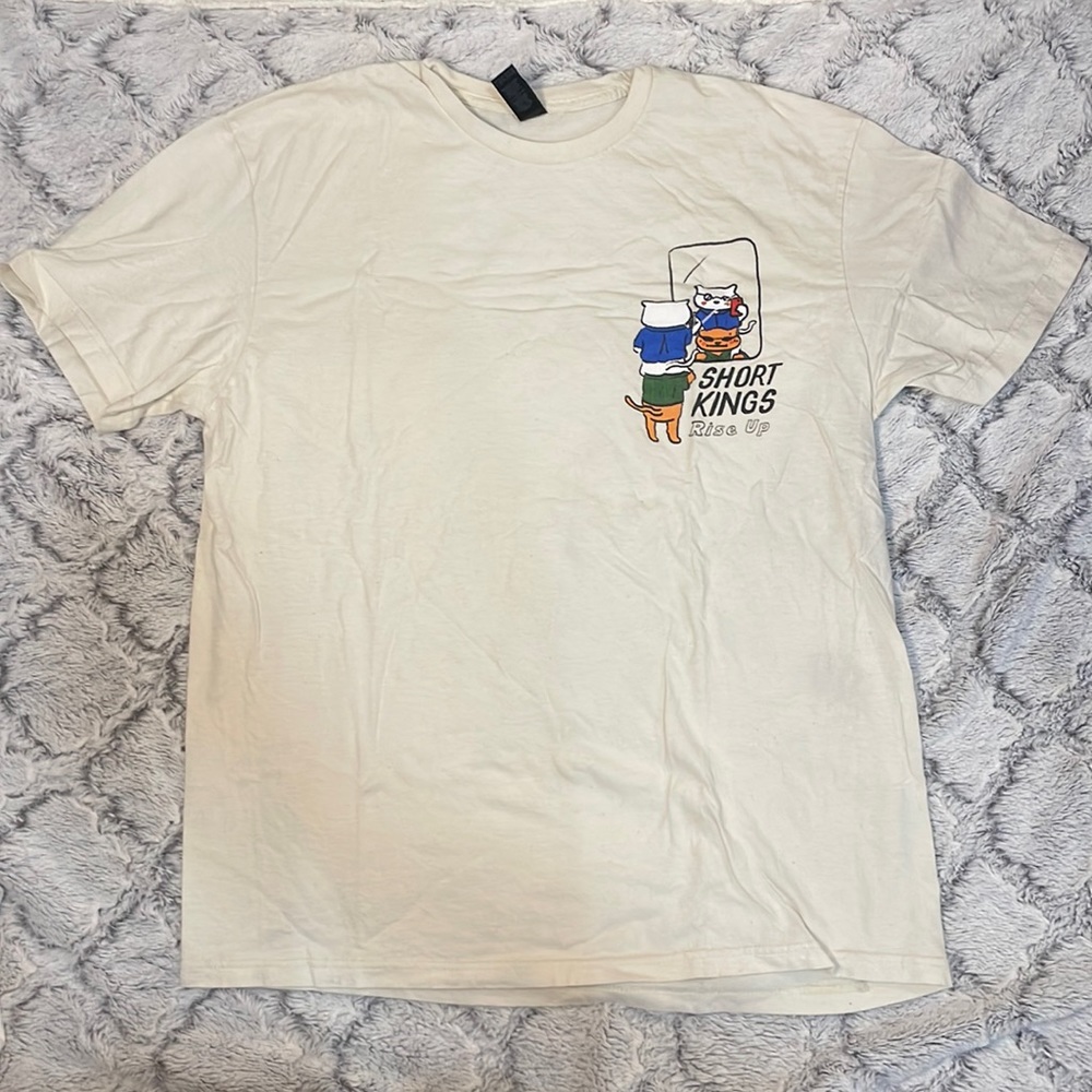 Short Kings Rise Up t-shirt